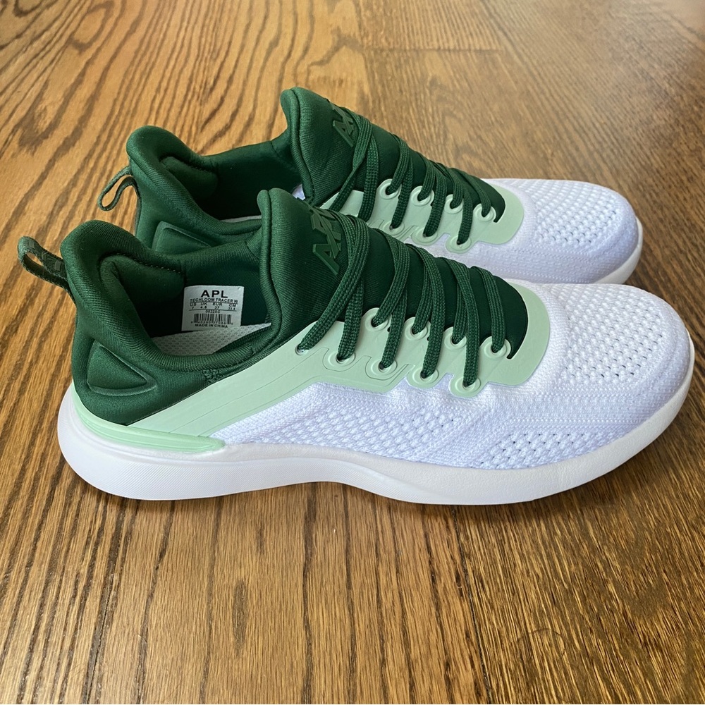 New In Box APL Techloom Tracer Sneakers, Women’s Size 7